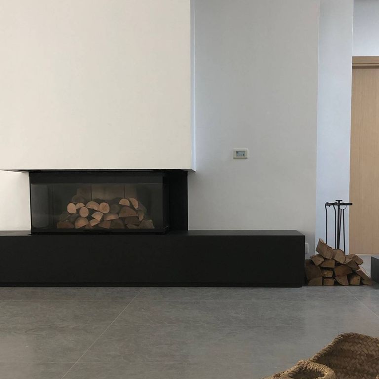 Application image for Limestone - Casablanca. The image shows this material being used in an interior floor application. The dominant color shown is gray. The color mix creates a cool feeling.