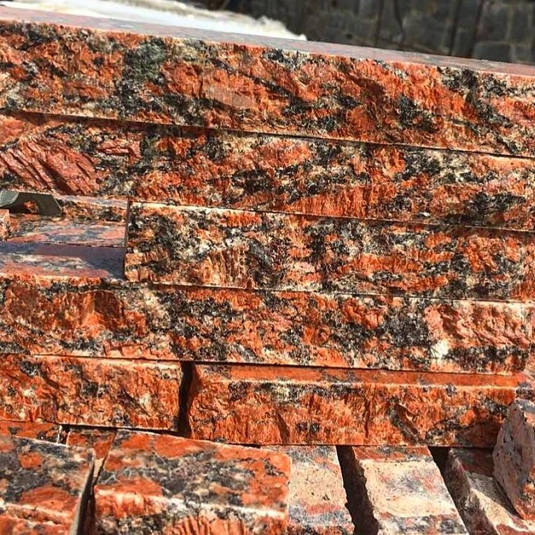 Application image for Granite - Red Crystal. The dominant color shown is red. The color mix creates a warm feeling.