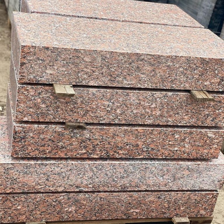Application image for Granite - Red Crystal. The dominant color shown is red. The color mix creates a warm feeling.