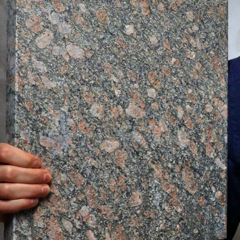 Application image for Granite - Pink Leopard. Dominant colors shown are gray and pink. The color mix creates a warm feeling.