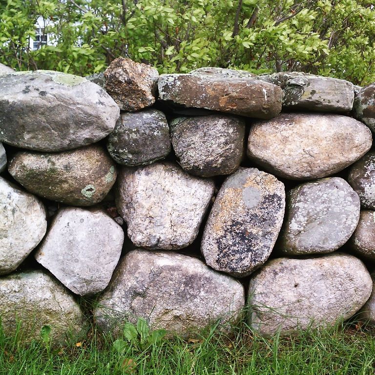 New England Fieldstone Rounds