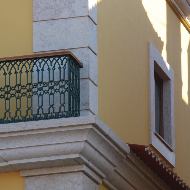 Application image for Limestone - Portuguese Liosin. The image shows this material being used in an architectural elements application.
