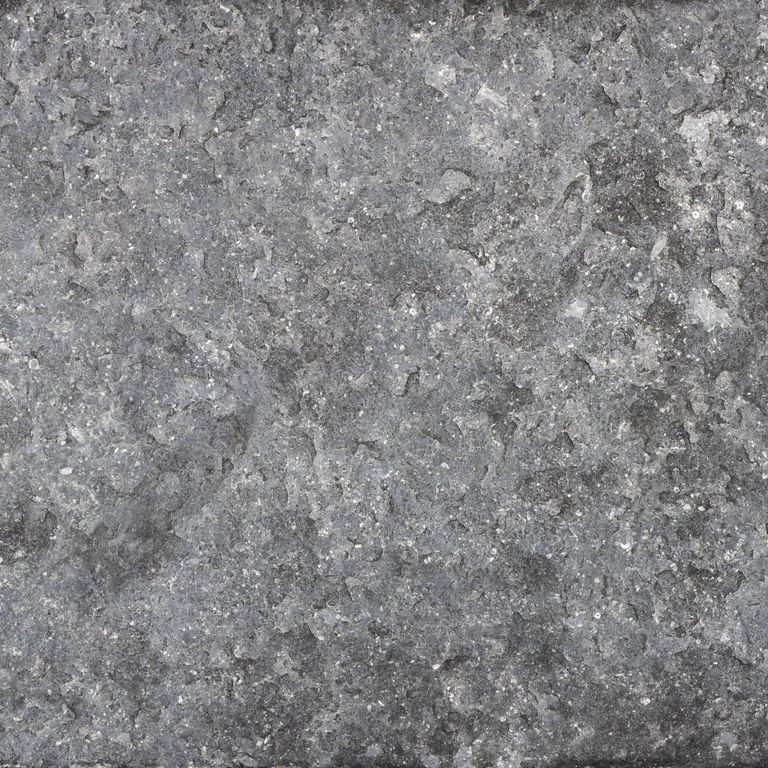 Color/Finish variation image for Northern Gray Limestone. The surface finish shown is flamed. The dominant color shown is gray. Exhibits 