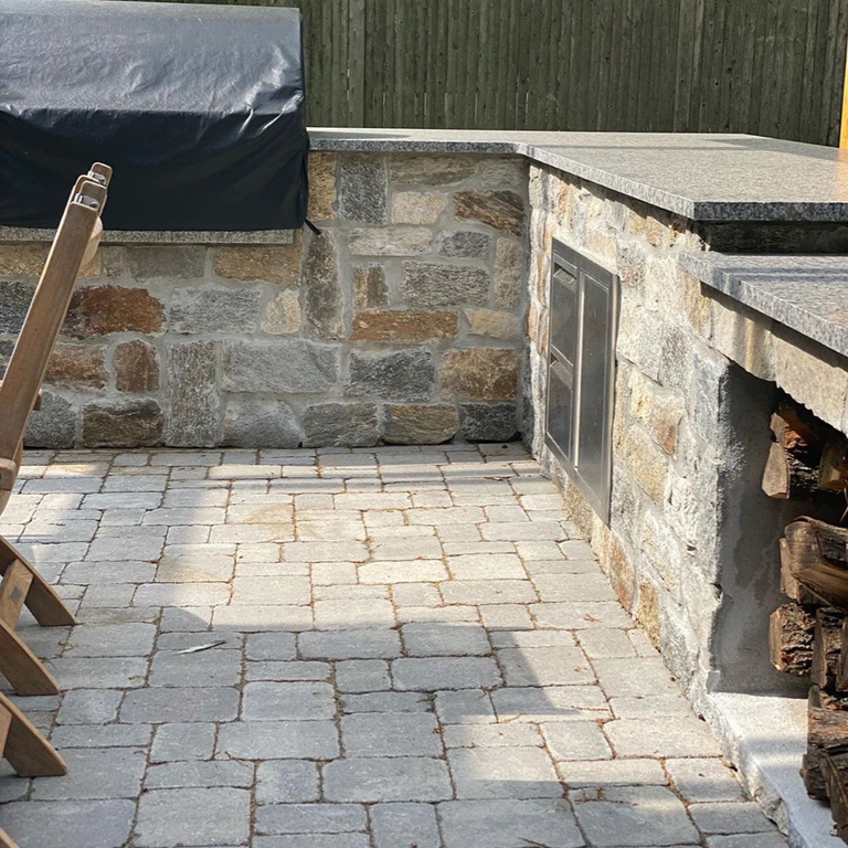 Application image for Fieldstone - Old New England Wall.. The image shows this material being used in a thin veneer application.