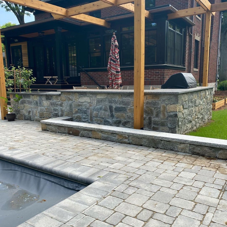 Application image for Fieldstone - Old New England Wall.. The image shows this material being used in a thin veneer application.