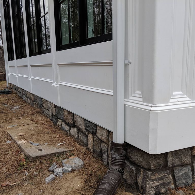 Application image for Fieldstone - Old New England Wall.. The image shows this material being used in a thin veneer application.
