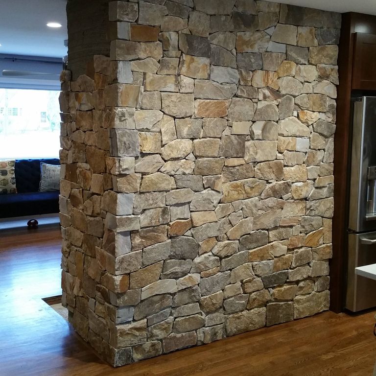 Application image for Granite - Colonial Tan. The image shows this material being used for full bed veneer and thin veneer.