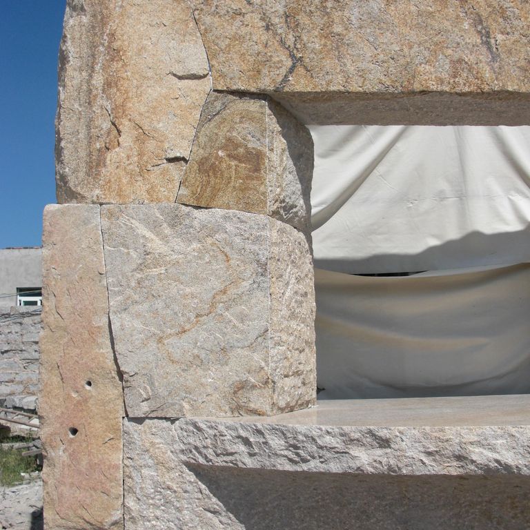 The image shows this material being used in a full bed veneer application.