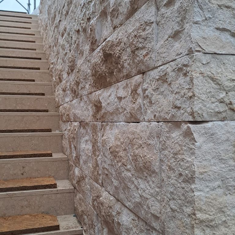 Veneto Beige Limestone - Veneer