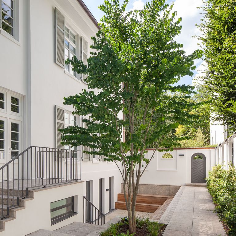 Application image for Bavarian Dolomite Gray Limestone - Steps & Treads. The image shows this product being used in a treads application. The surface finish shown is sand blasted. Dominant colors shown are gray and tan. The color mix creates a warm feeling.