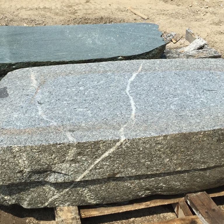 New England Fieldstone Boulders & Ledgestone - Sawn Landings