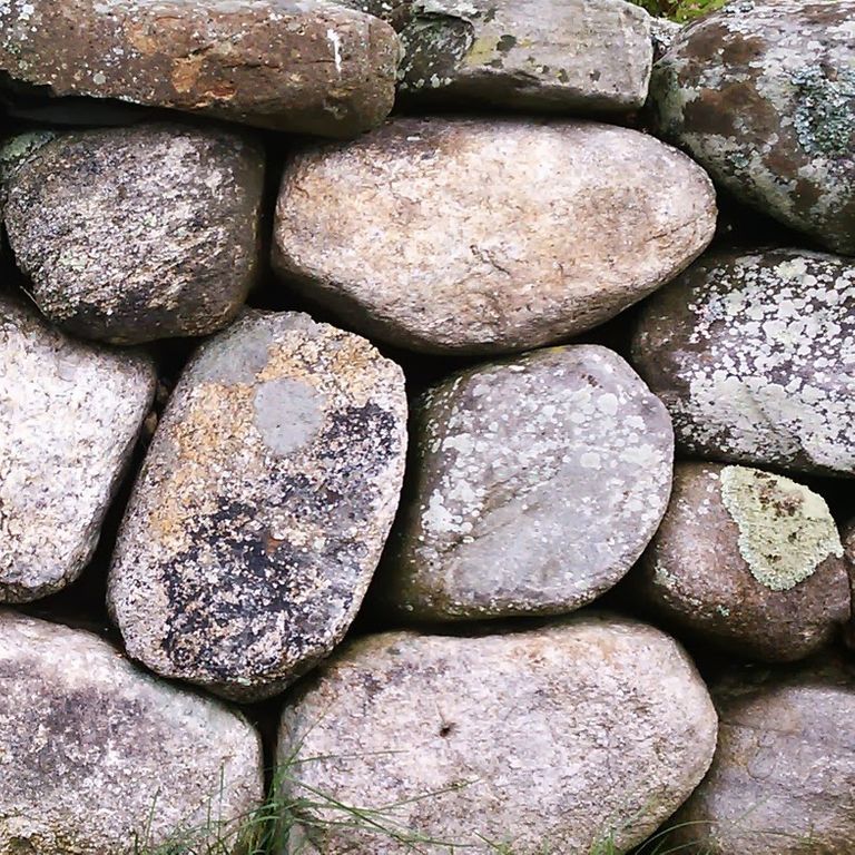 New England Fieldstone Rounds - Wallstone