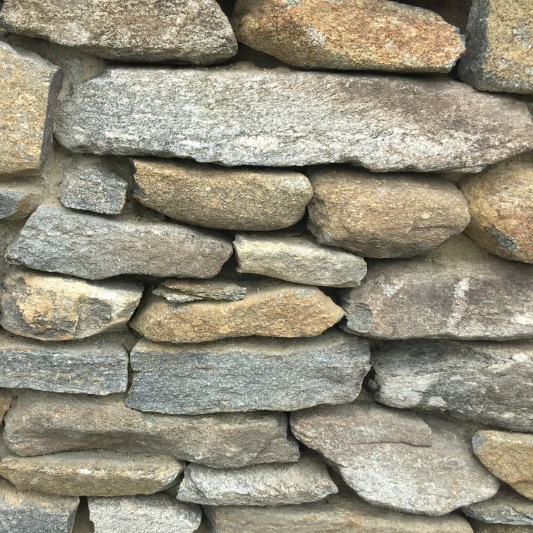 New England Fieldstone - Barre Dark Wallstone