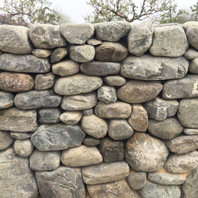 New England Fieldstone - Medmak Gray Rounds Wallstone