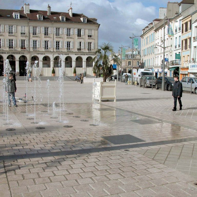 The image shows this product being used in a patio pavers application.
