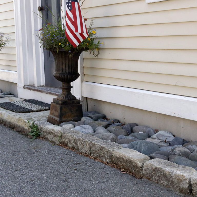 Reclaimed New England Cobblestones - Jumbo Edging