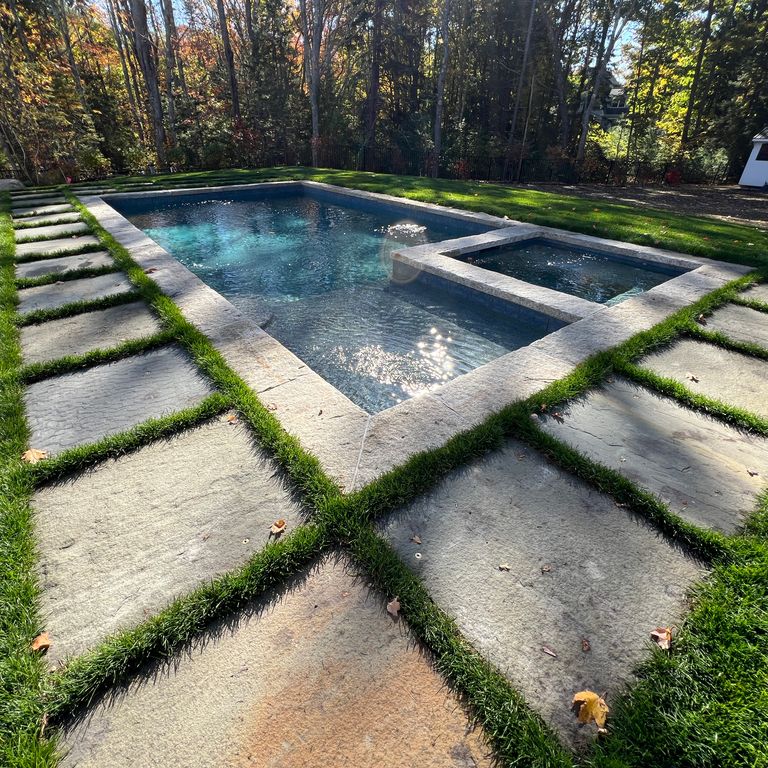 Full Color Bluestone - Natural Cleft Pavers