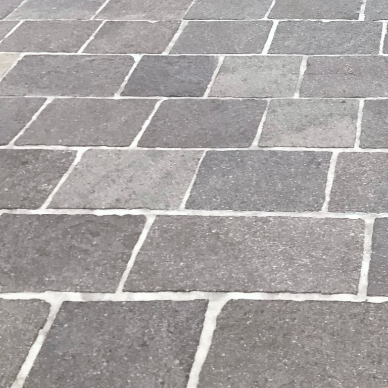 Storm Gray Porphyry - Split Pavers