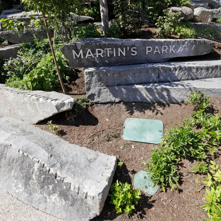 The image shows this product being used for seating & benches and landscape wallstone.