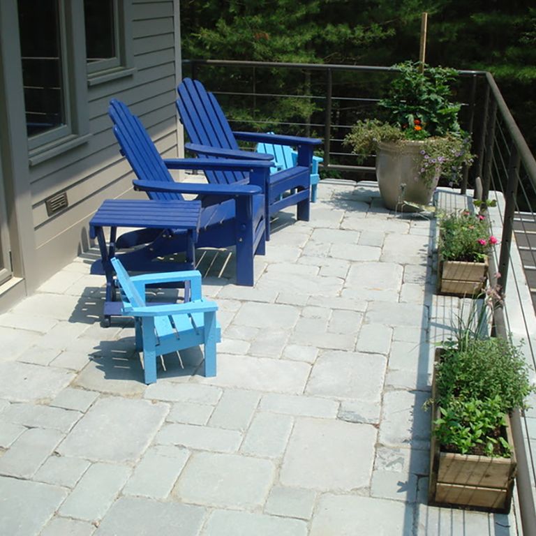 The image shows this product being used in a patio pavers application.