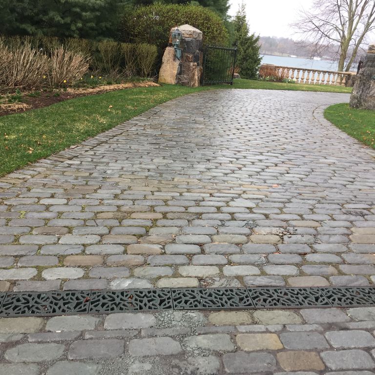 Full Color Bluestone - Cobblestone Pavers