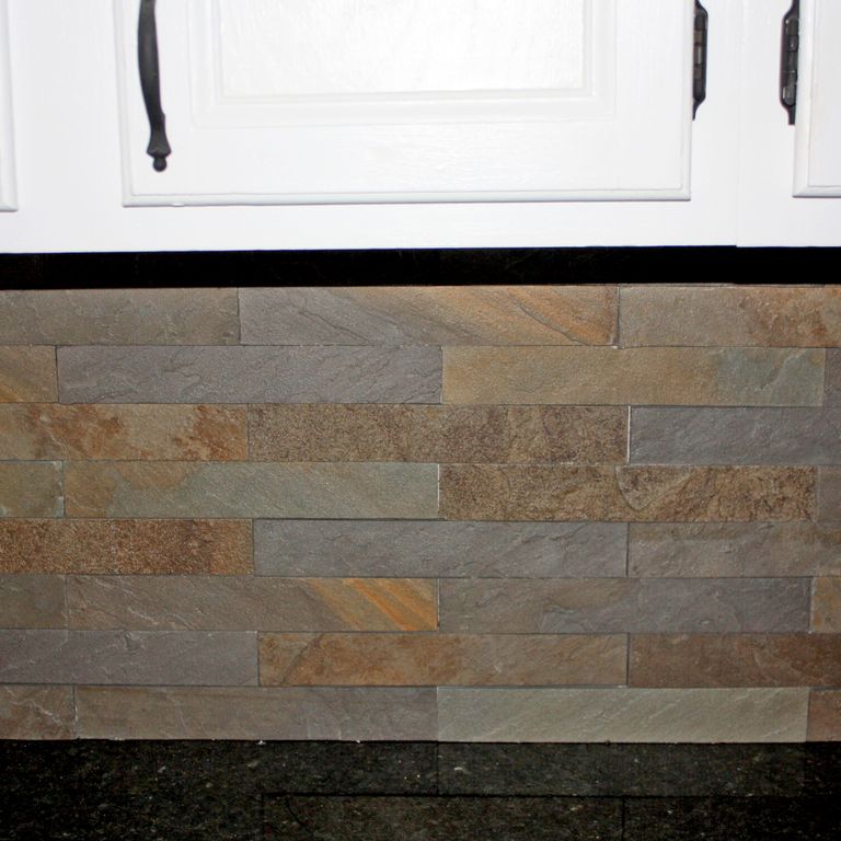 Burgundy/Brown Bluestone - Natural Cleft Thin Veneer