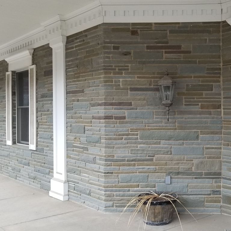 Full Color Bluestone - Natural Cleft Cut to Size Veneer