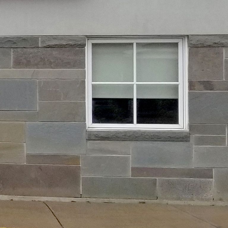 Full Color Bluestone - Natural Cleft Full Bed Veneer