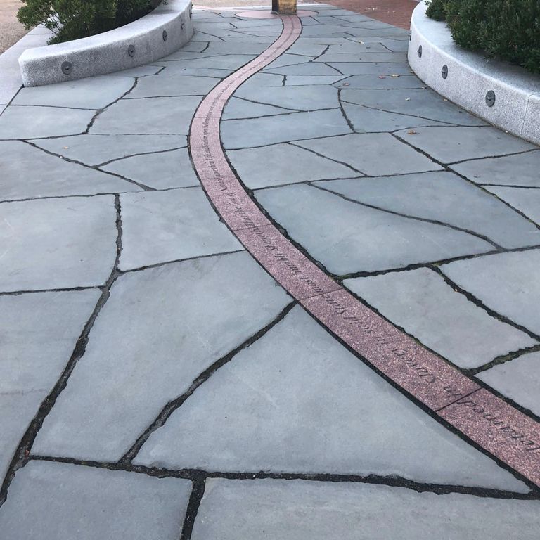 Blue/Gray Bluestone - Flamed Irregular Pavers