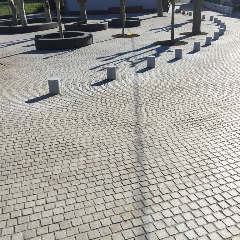 The image shows this product being used for path pavers and patio pavers.