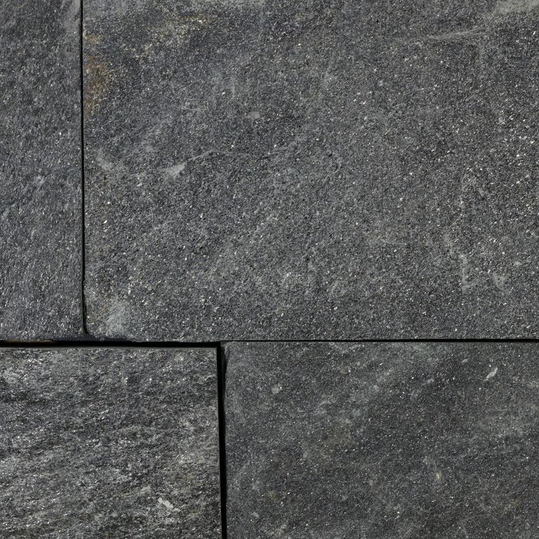 Raven Hill Granite - Seam Face Splitface Veneer
