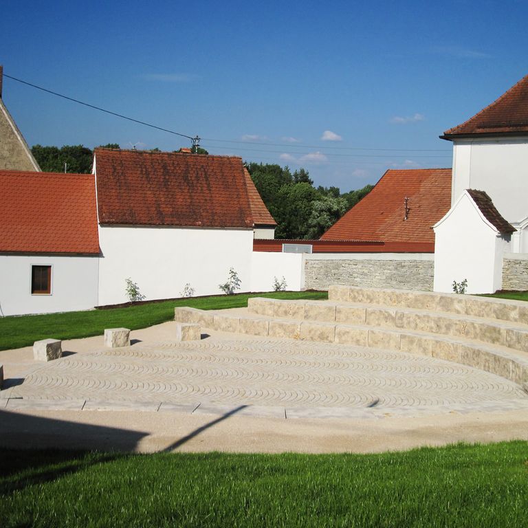 Application image for Bavarian Dolomite - Gray - Benches & Seating. The image shows this product being used in a seating & benches application. This is a building and landscape stone for indoor and outdoor commercial and residential applications. Suitable for general use, freeze-thaw conditions and low heat absorption surfaces situations. Moderate to higher on the price spectrum.