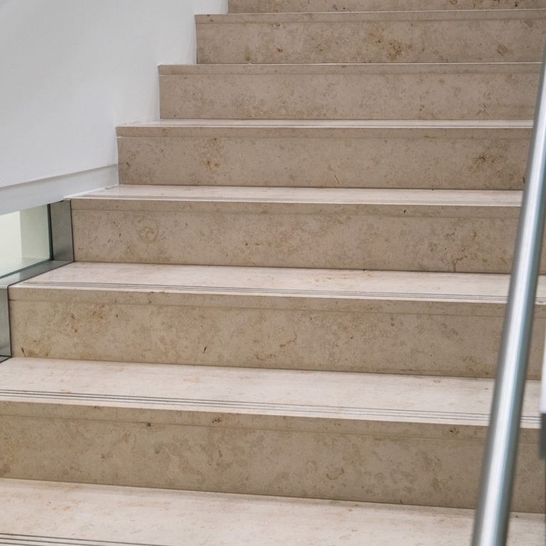 Bavarian Beige Travertine - Treads