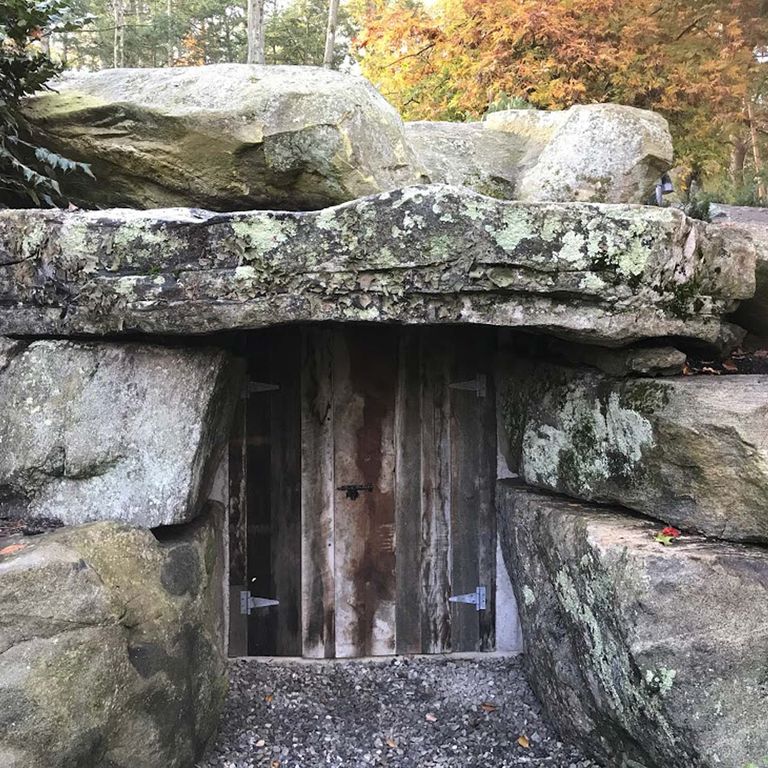 Application image for New England Fieldstone Boulders & Ledgestone - Jumbo Boulders. The image shows this product being used in an architectural elements application. The surface finish shown is weathered. The dominant color shown is gray. The color mix creates a warm feeling.