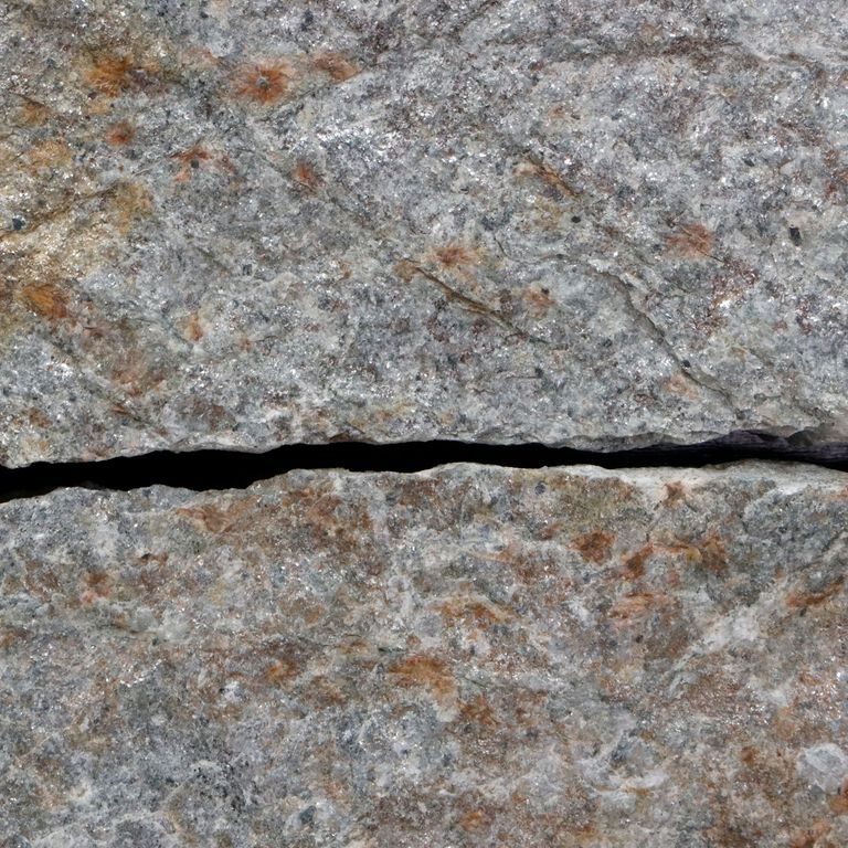 Quacker Hill Gray Granite Veneer - Seam Face Splitface