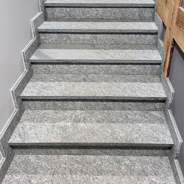 Pietra Italia Full Color Gneiss - Worked Surface Treads