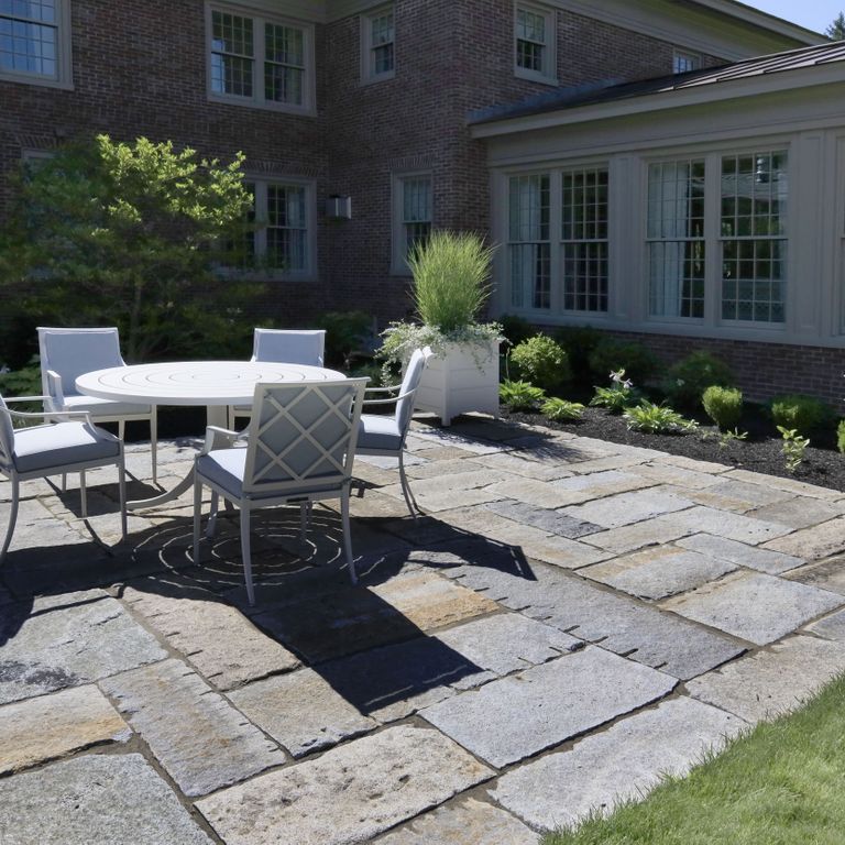 Application image for Reclaimed Granite Curbstone Plank Paver Mix - Random Widths and Lengths to 36