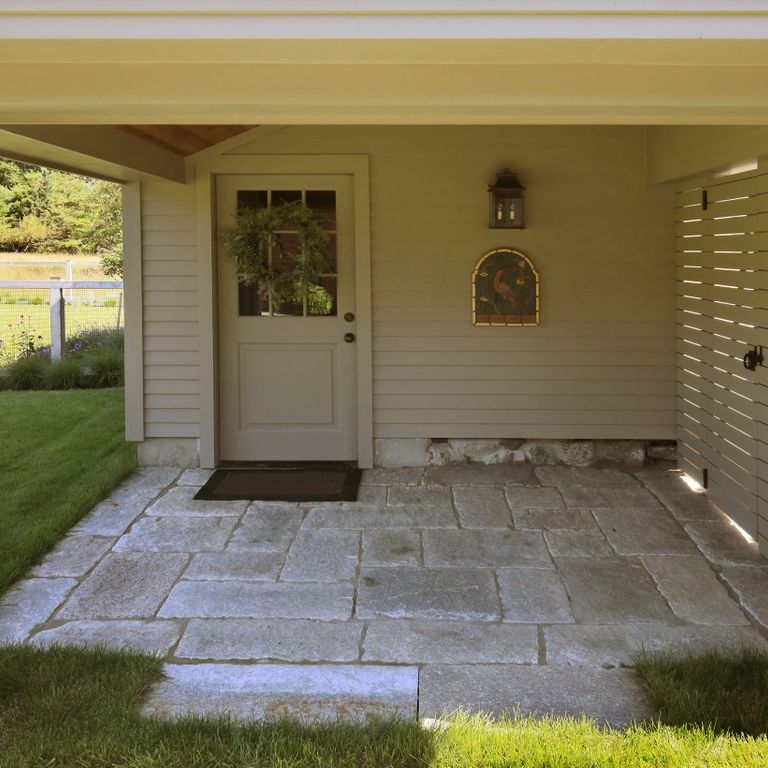 Application image for Reclaimed Granite Curbstone Plank Paver Mix - Random Widths and Lengths to 36