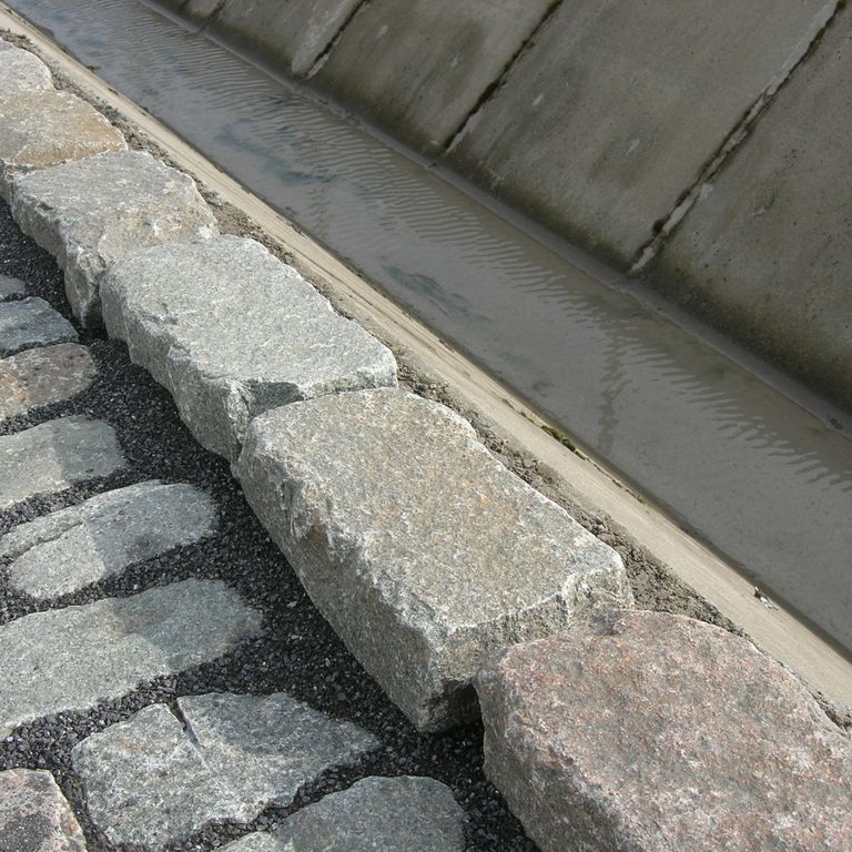 Reclaimed European Porphyry Cobblestones - Edging