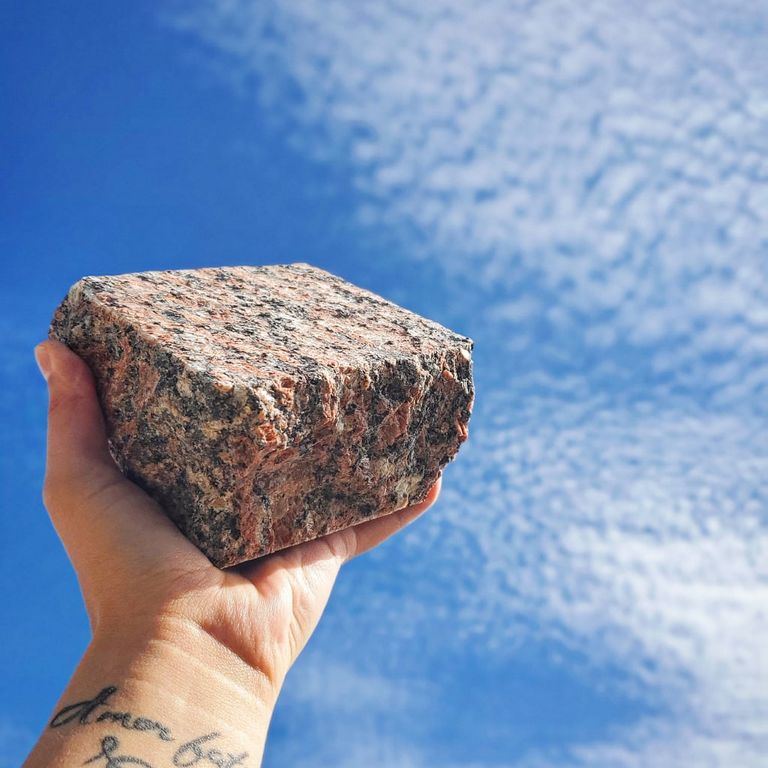 Application image for Red Crystal Granite - Cobblestones. Dominant colors shown are gray and red. The color mix creates a warm feeling.