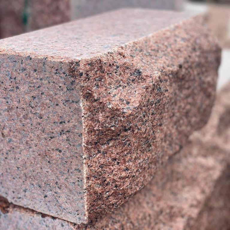 Application image for Granite - Red Pomegranate - Veneer. Dominant colors shown are brown and orange/rust. The color mix creates a warm feeling.