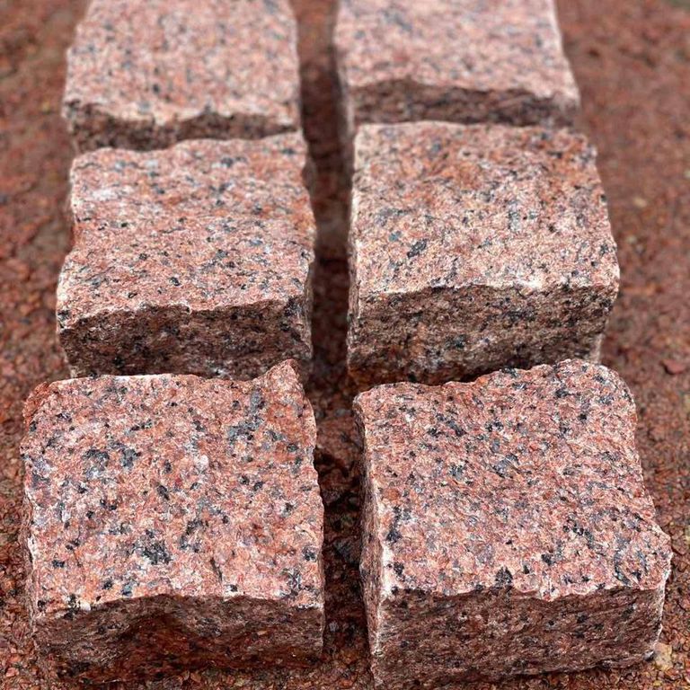 Application image for Red Pomegranate Granite - Cobblestones. Dominant colors shown are brown and orange/rust. The color mix creates a warm feeling.
