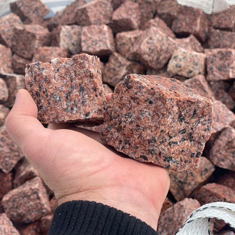 Application image for Red Pomegranate Granite - Cobblestones. Dominant colors shown are brown and orange/rust. The color mix creates a warm feeling.