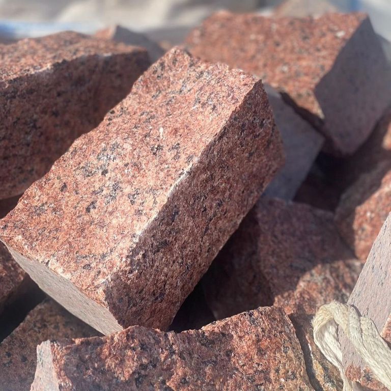 Application image for Red Pomegranate Granite - Cobblestones. Dominant colors shown are brown and orange/rust. The color mix creates a warm feeling.