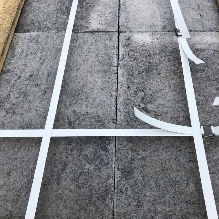 Application image for Gabbro Dark Magma Granite - Pavers. The dominant color shown is gray. The color mix creates a warm feeling.