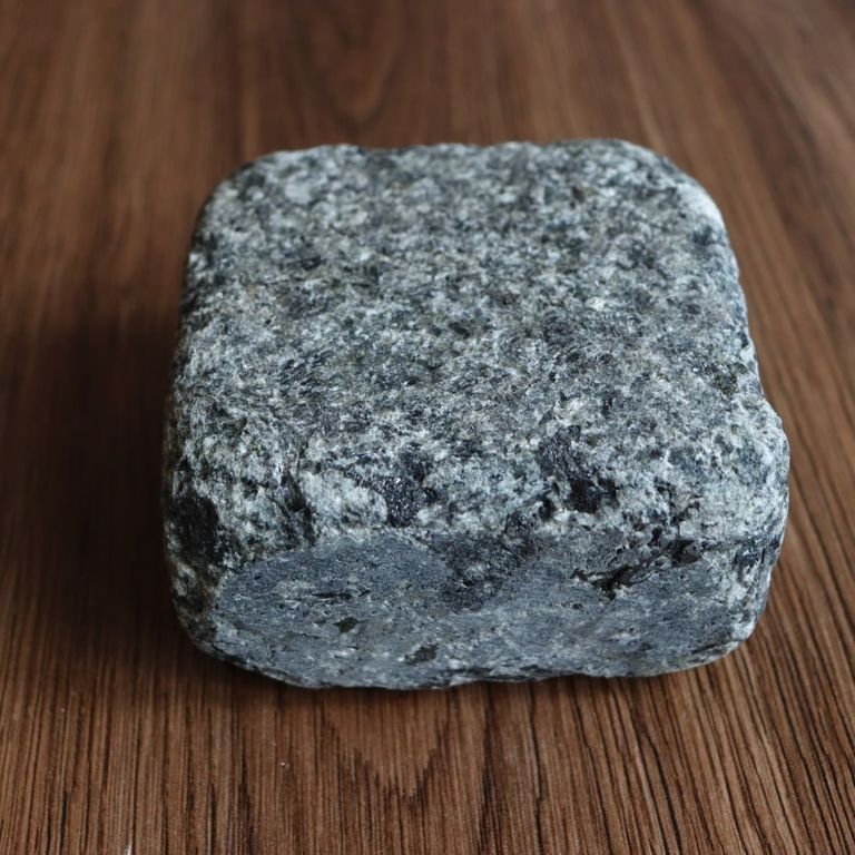 Application image for Labradorite Blue Seven Oceans - Cobblestones. The surface finish shown is tumbled. The dominant color shown is gray. The color mix creates a cool feeling.
