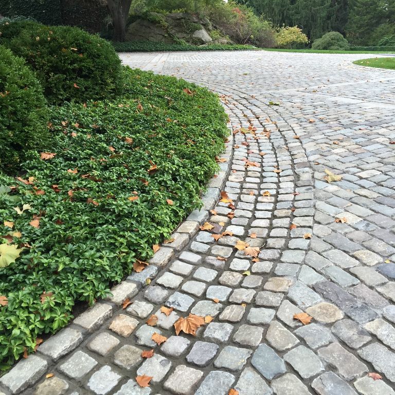 Reclaimed European Sandstone Cobblestones - Square - Worn Surface