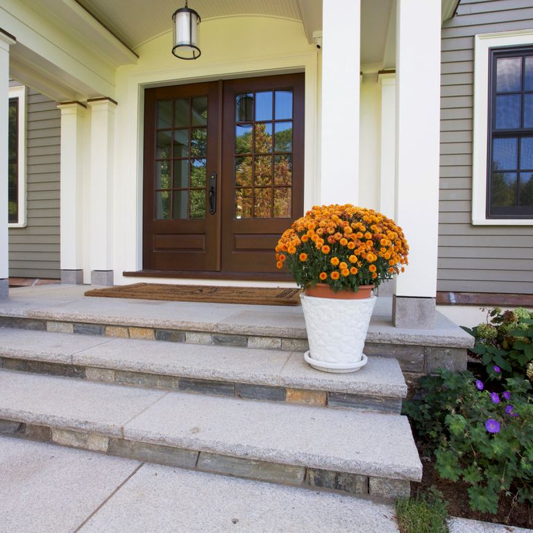 Application image for Cape Neddick Granite Clear - Rockfaced Treads. The image shows this product being used in a treads application. This is a building and landscape stone for indoor and outdoor commercial and residential applications. Suitable for general use, freeze-thaw conditions, low heat absorption surfaces, high traffic areas, low slipperiness surfaces and high heel compatibilty situations. Moderate to higher on the price spectrum.