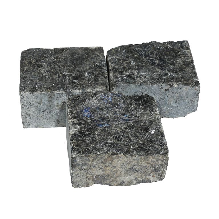Application image for Labradorite Blue Seven Oceans - Natural Cobblestones. The surface finish shown is split-face. Dominant colors shown are black and blue. The color mix creates a cool feeling.