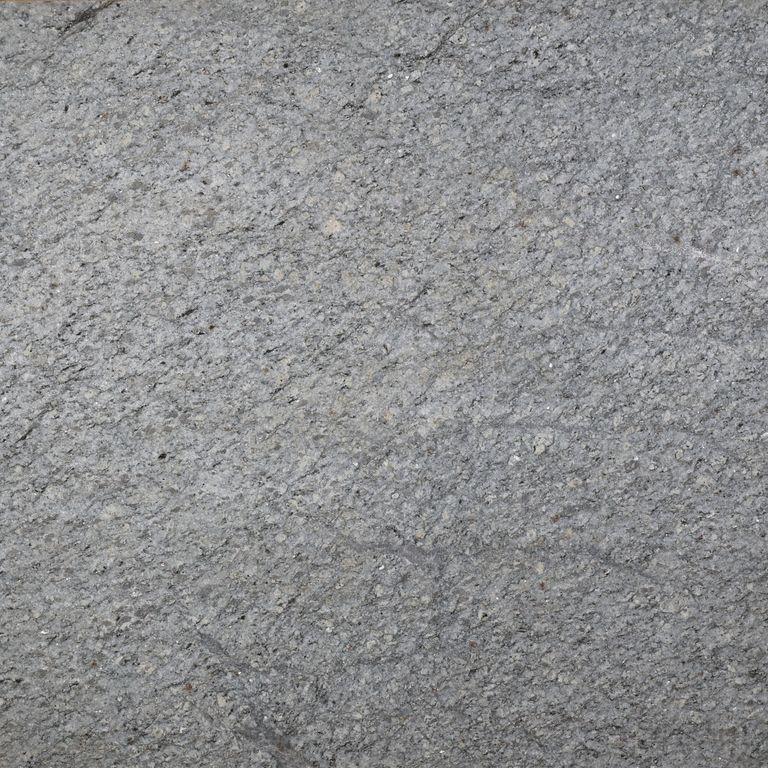 Application image for Westlake Veneer - Chelmsford Gray Granite. The surface finish shown is flamed. Dominant colors shown are gray and white. The color mix creates a cool feeling.